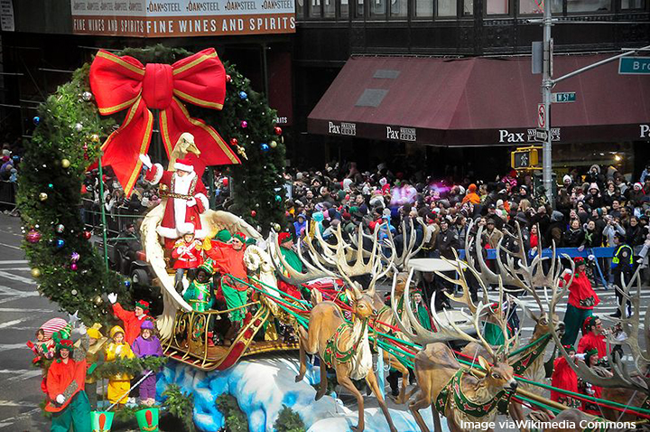 ddwy_-smiles-on-parade-santa-featured-photo