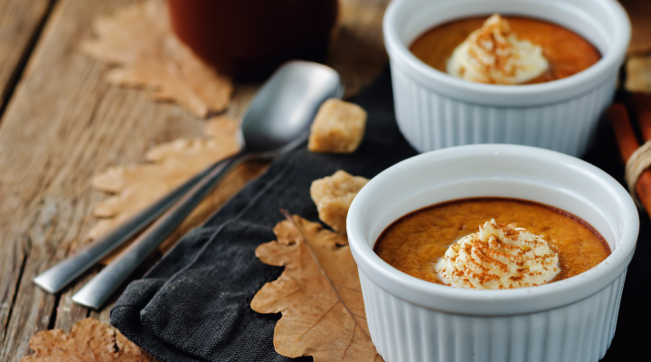 To avoid the sugar and starch often found in pumpkin pie, try this festive sugar-free recipe for pumpkin pudding.